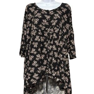 Women’s Torrid Black and Pink Button Front Floral 3/4 Sleeve Top Size 2